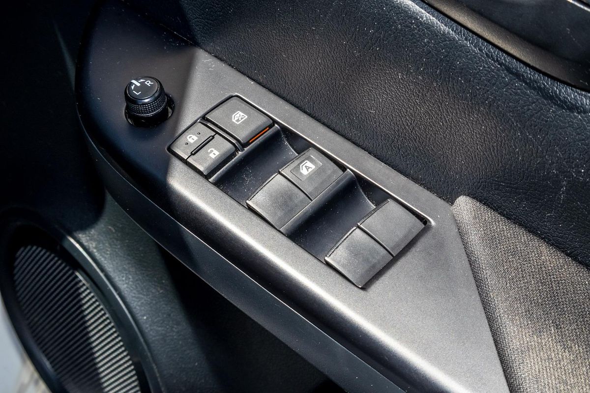 2019 Toyota Hilux SR GUN126R 4X4