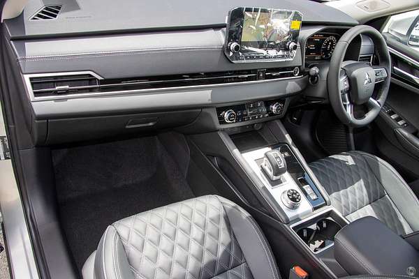 2024 Mitsubishi Outlander PHEV Exceed ZM