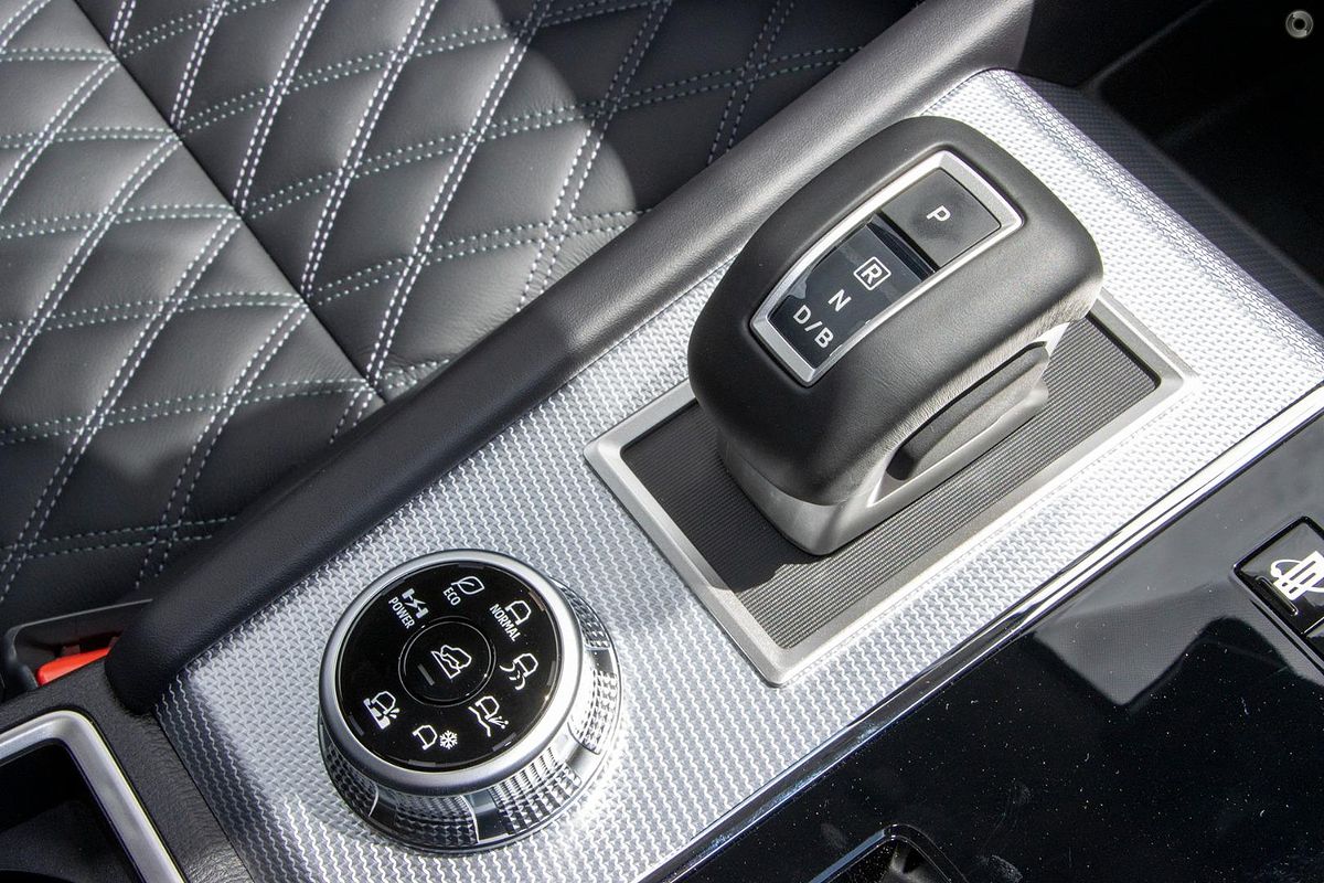 2024 Mitsubishi Outlander PHEV Exceed ZM