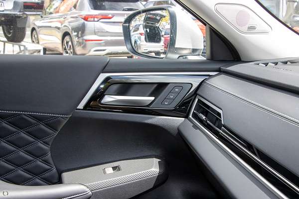 2024 Mitsubishi Outlander PHEV Exceed ZM
