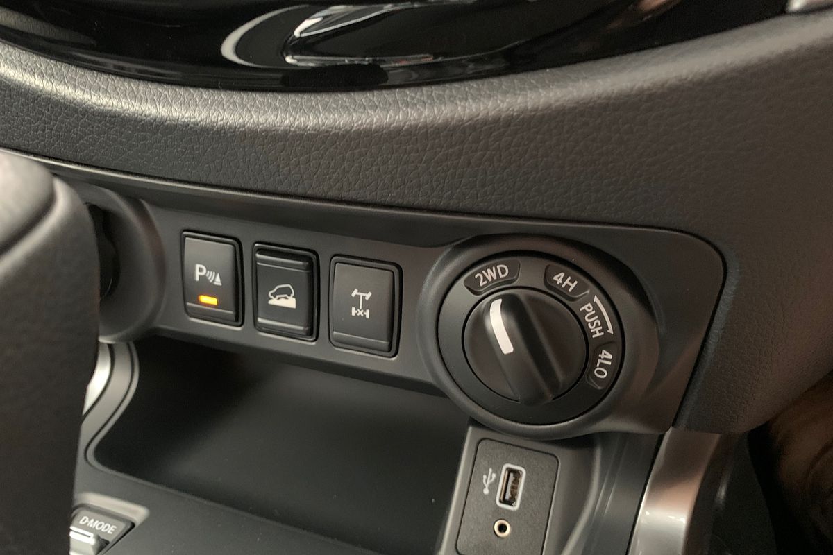 2024 Nissan Navara ST D23 4X4