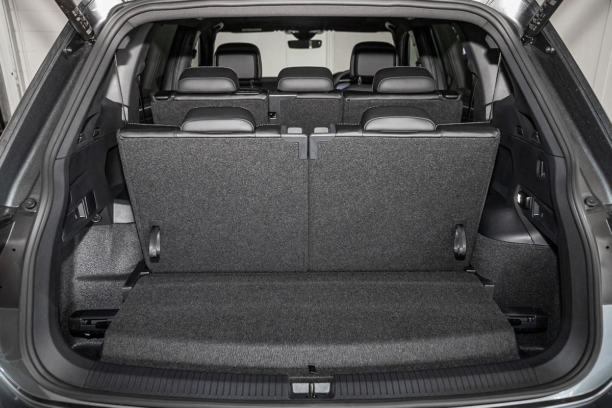 2024 Volkswagen Tiguan Wolfsburg Edition Allspace 5N
