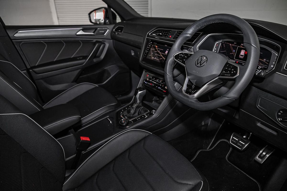 2024 Volkswagen Tiguan Wolfsburg Edition Allspace 5N