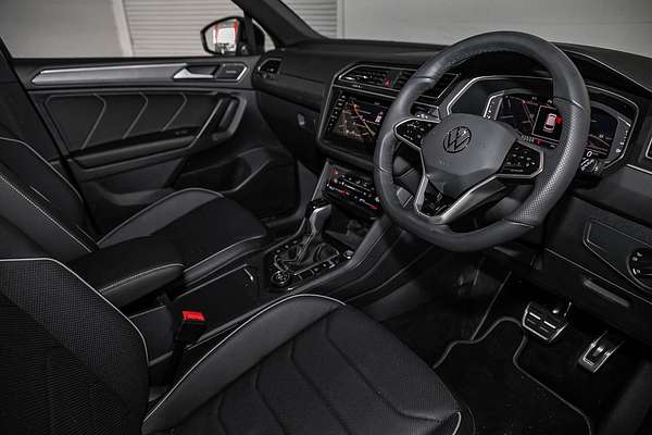2024 Volkswagen Tiguan Wolfsburg Edition Allspace 5N