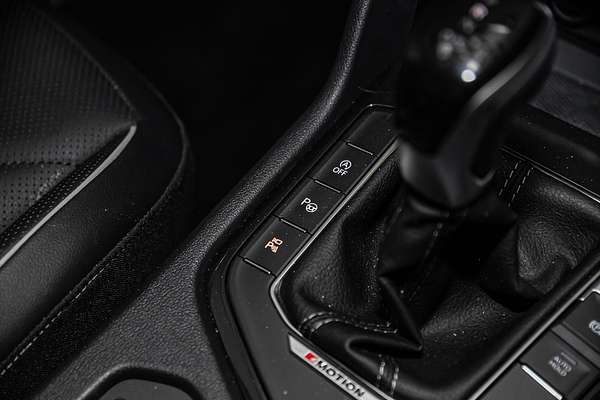 2024 Volkswagen Tiguan Wolfsburg Edition Allspace 5N