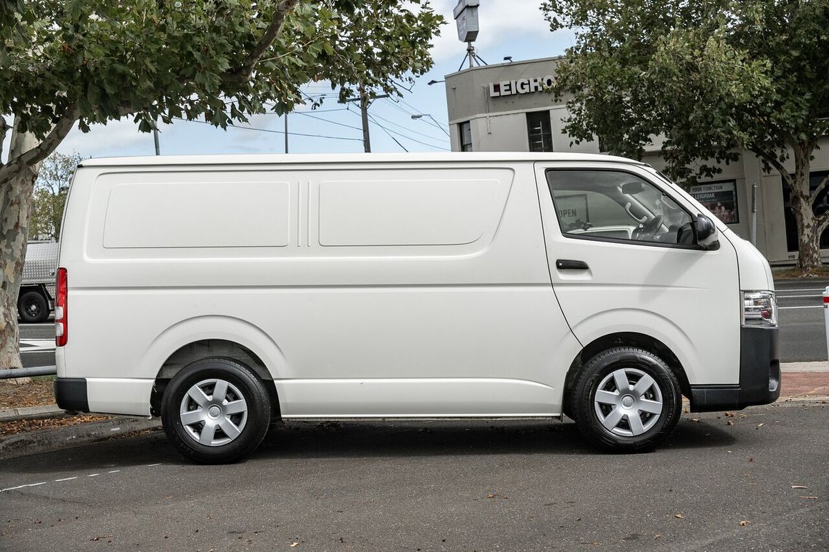 2016 Toyota HiAce LWB TRH201R MY16