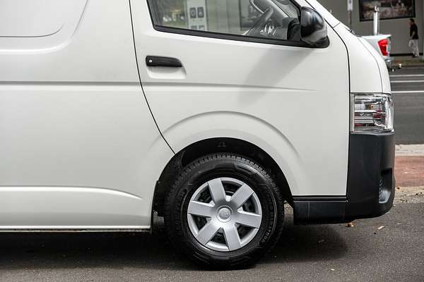 2016 Toyota HiAce LWB TRH201R MY16