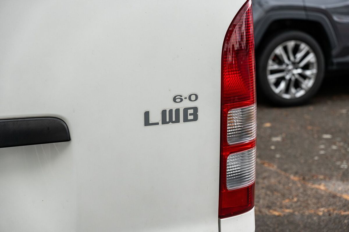 2016 Toyota HiAce LWB TRH201R MY16
