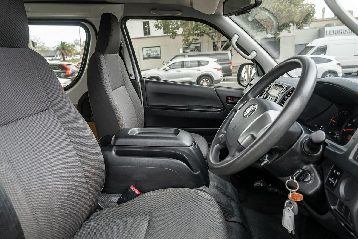 2016 Toyota HiAce LWB TRH201R MY16