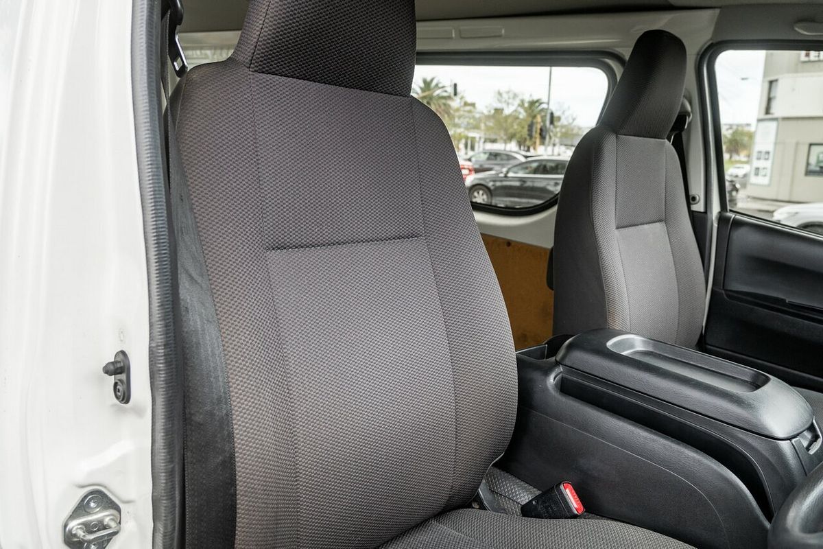 2016 Toyota HiAce LWB TRH201R MY16