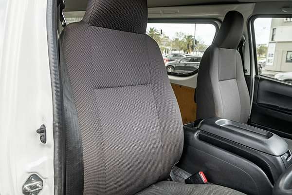 2016 Toyota HiAce LWB TRH201R MY16