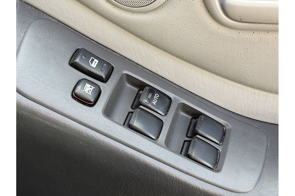 2005 Toyota Kluger CVX MCU28R
