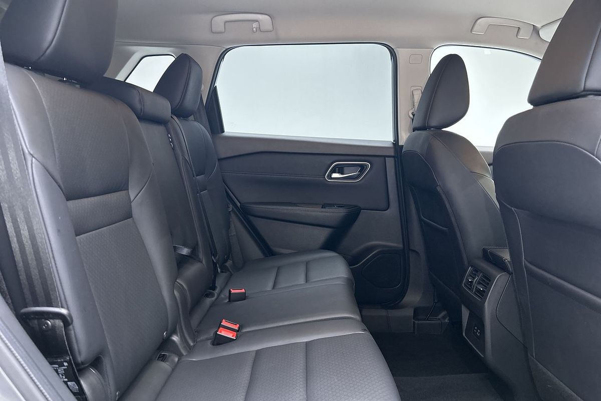 2023 Nissan X-TRAIL ST-L T33