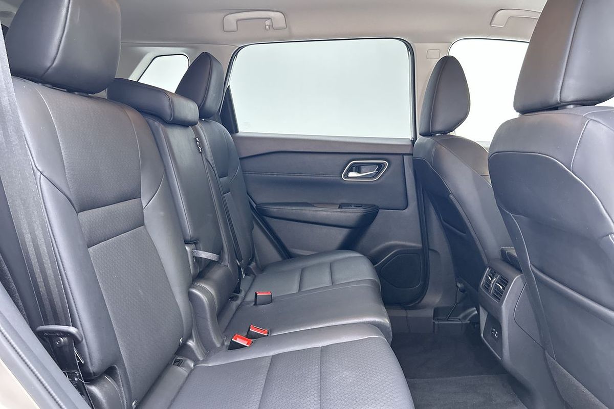 2023 Nissan X-TRAIL ST-L T33