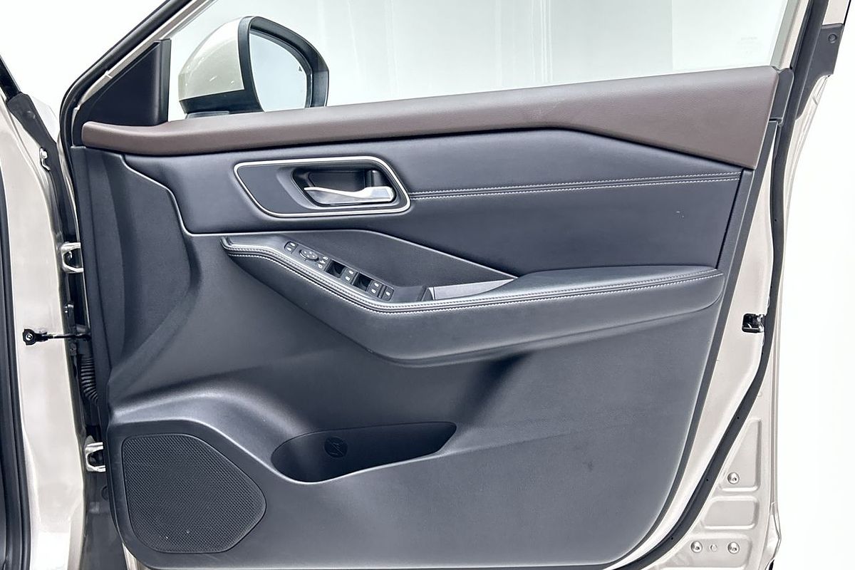 2023 Nissan X-TRAIL ST-L T33