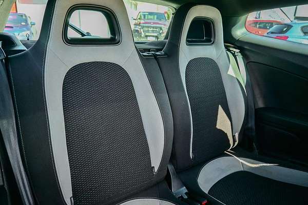 2012 Volkswagen Scirocco R 1S