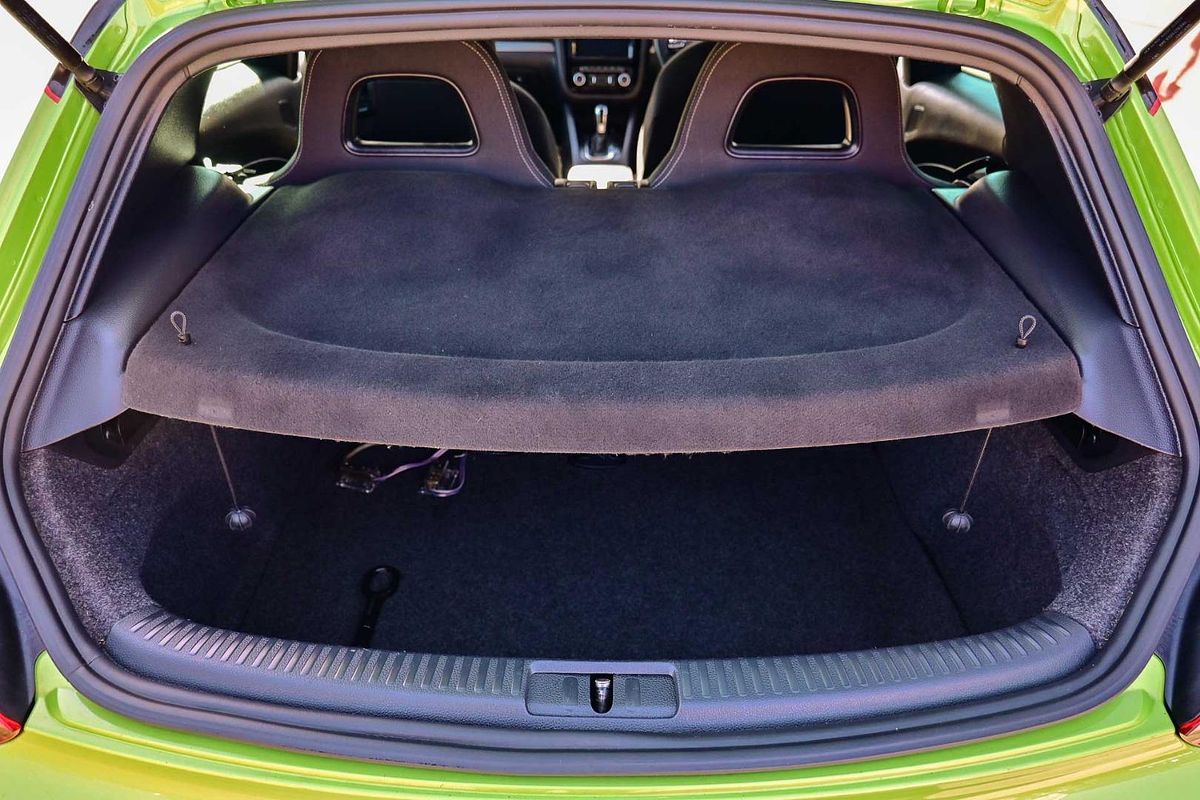 2012 Volkswagen Scirocco R 1S