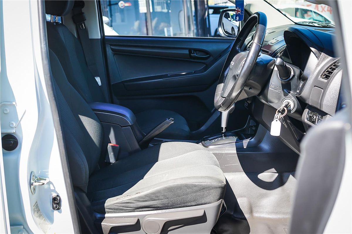 2018 Isuzu D-MAX SX High Ride Rear Wheel Drive