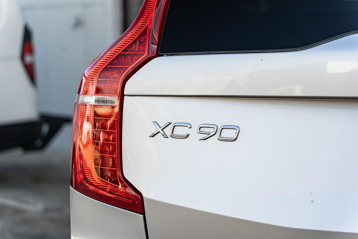 2021 Volvo XC90 T6 Inscription