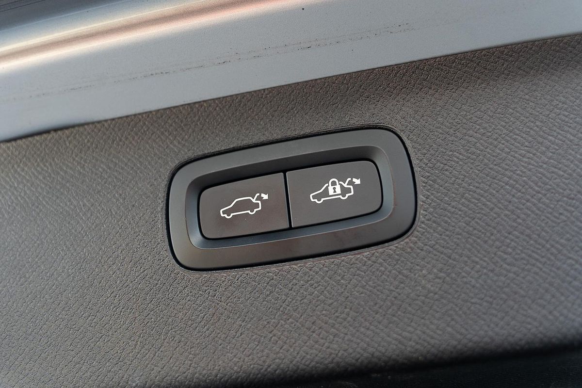 2021 Volvo XC90 T6 Inscription
