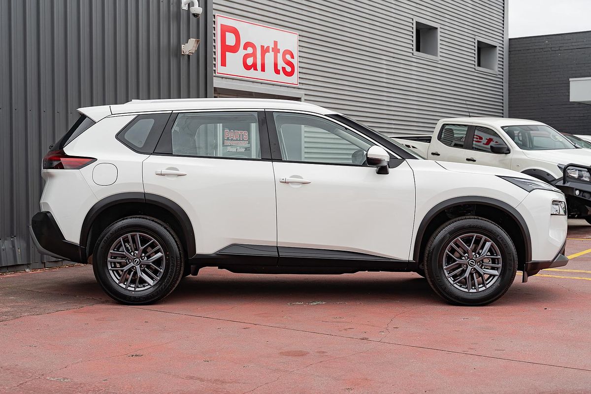2024 Nissan X-TRAIL ST T33