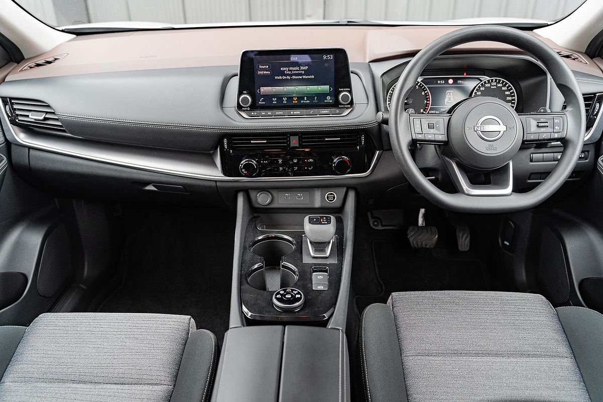 2024 Nissan X-TRAIL ST T33