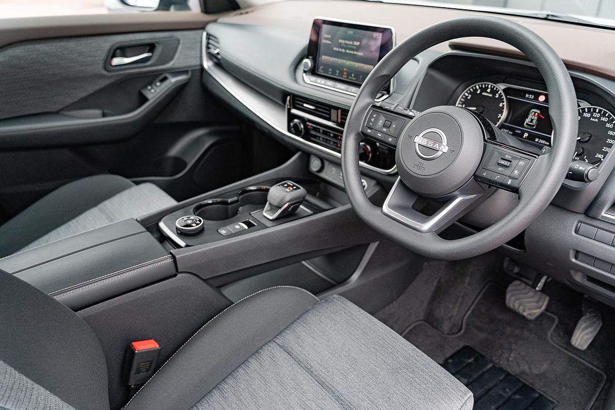 2024 Nissan X-TRAIL ST T33