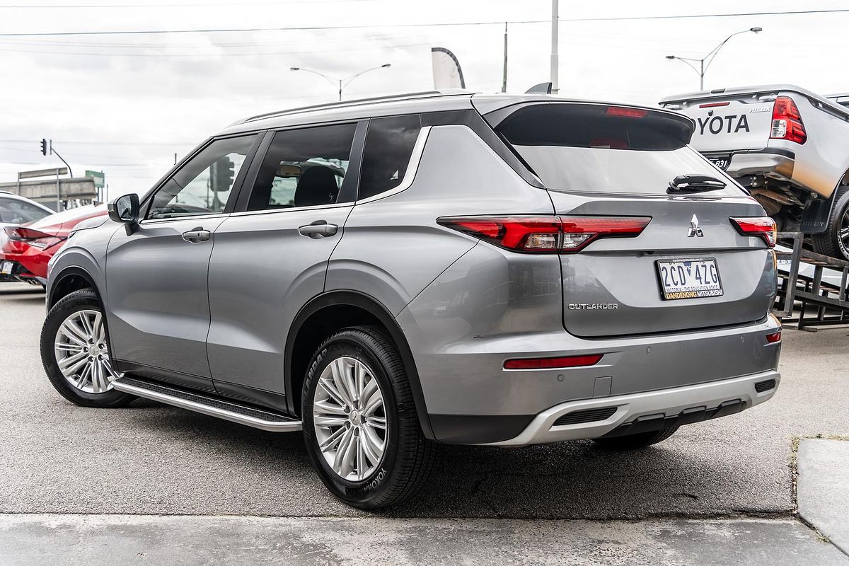 2023 Mitsubishi Outlander LS ZM