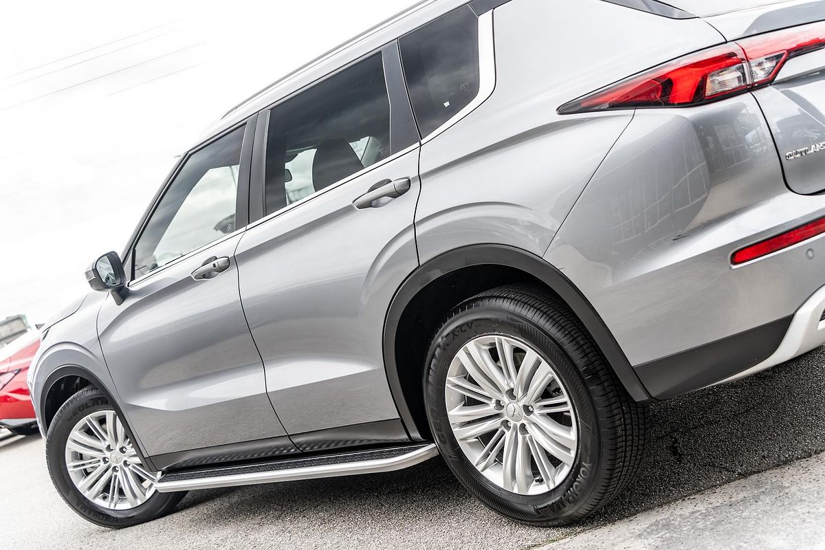 2023 Mitsubishi Outlander LS ZM
