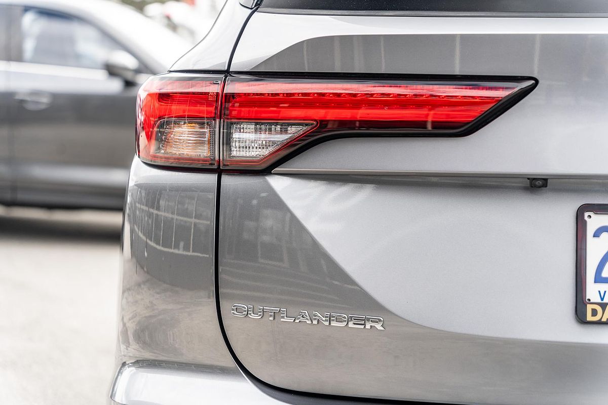 2023 Mitsubishi Outlander LS ZM
