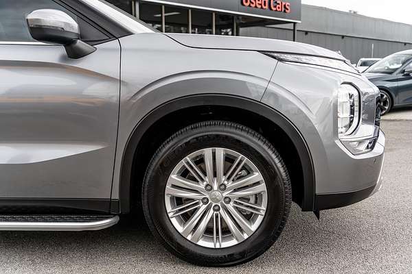 2023 Mitsubishi Outlander LS ZM