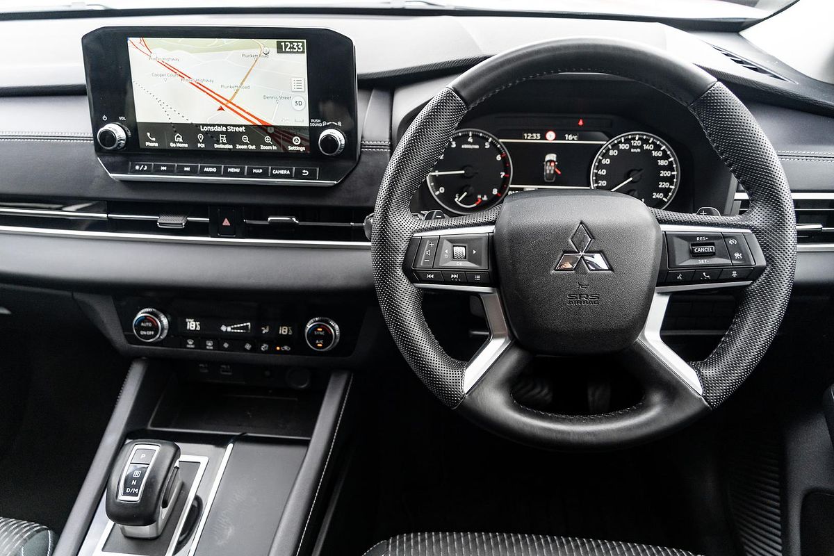 2023 Mitsubishi Outlander LS ZM