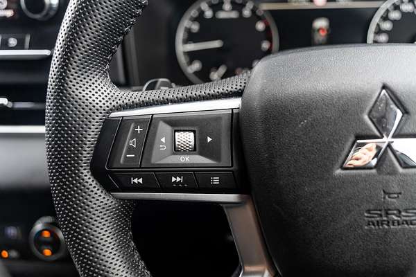 2023 Mitsubishi Outlander LS ZM