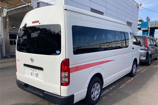 2011 Toyota Hiace DX 4WD