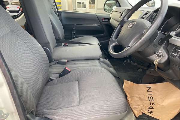 2011 Toyota Hiace DX 4WD