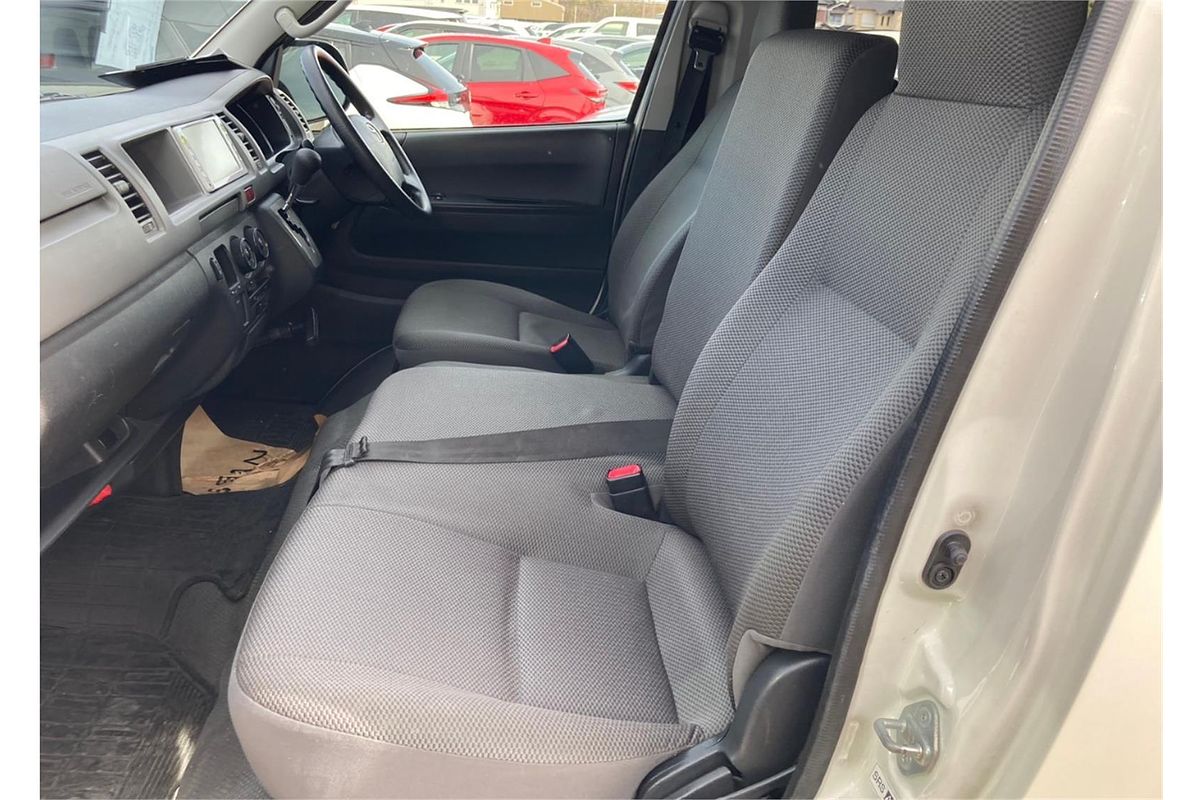 2011 Toyota Hiace DX 4WD
