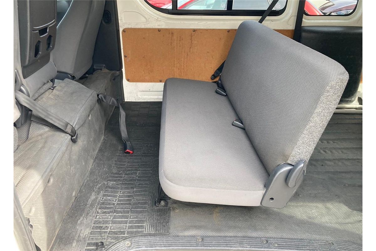2011 Toyota Hiace DX 4WD