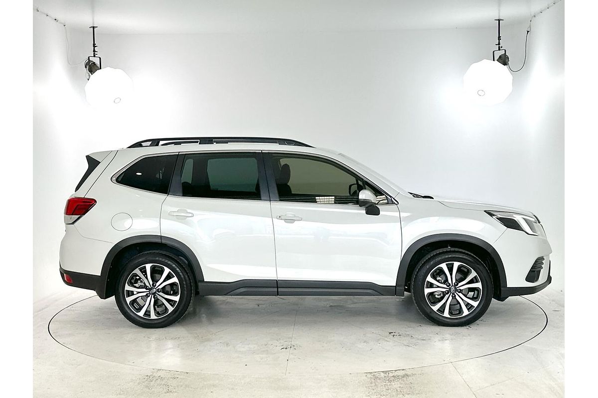 2023 Subaru Forester 2.5i Premium S5