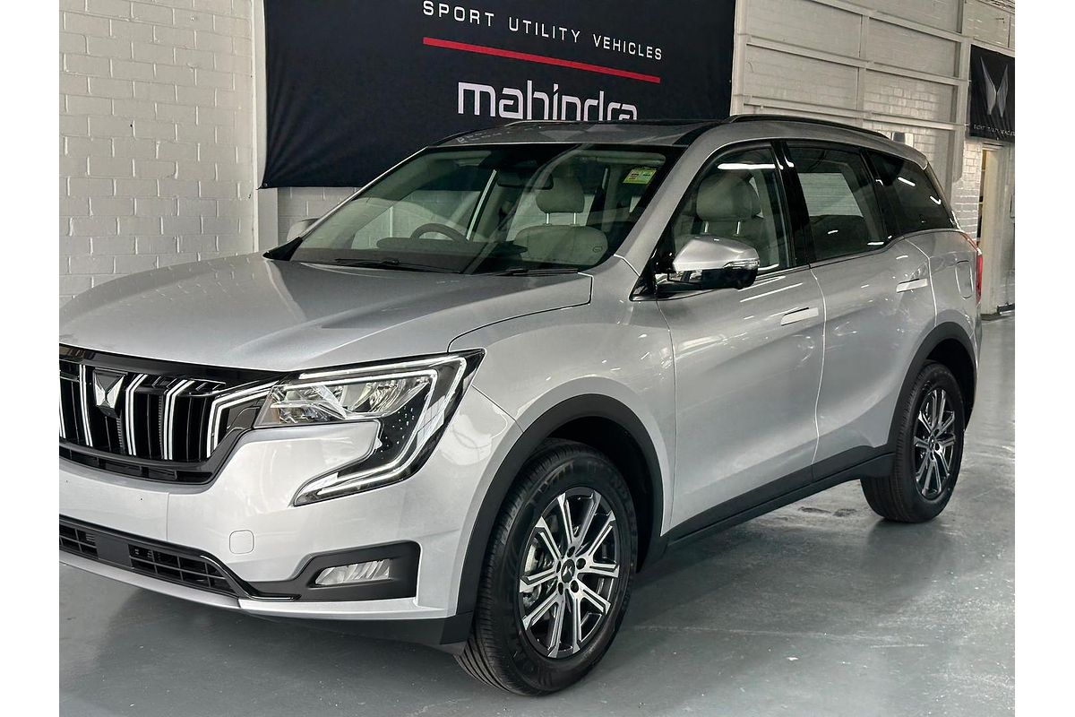 2025 Mahindra XUV700 AX7L