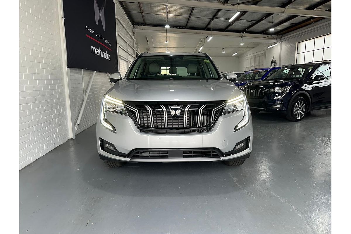 2025 Mahindra XUV700 AX7L