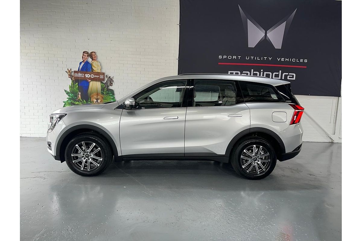 2025 Mahindra XUV700 AX7L