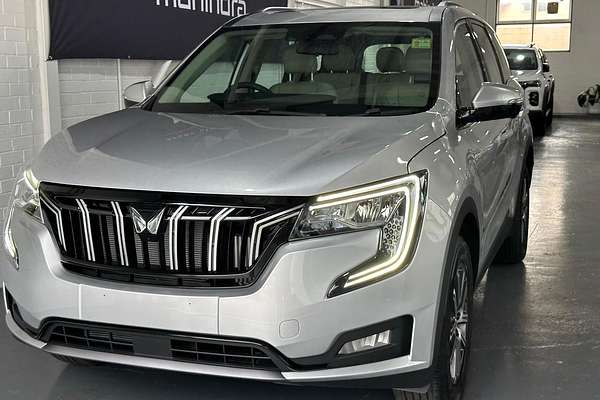 2025 Mahindra XUV700 AX7L