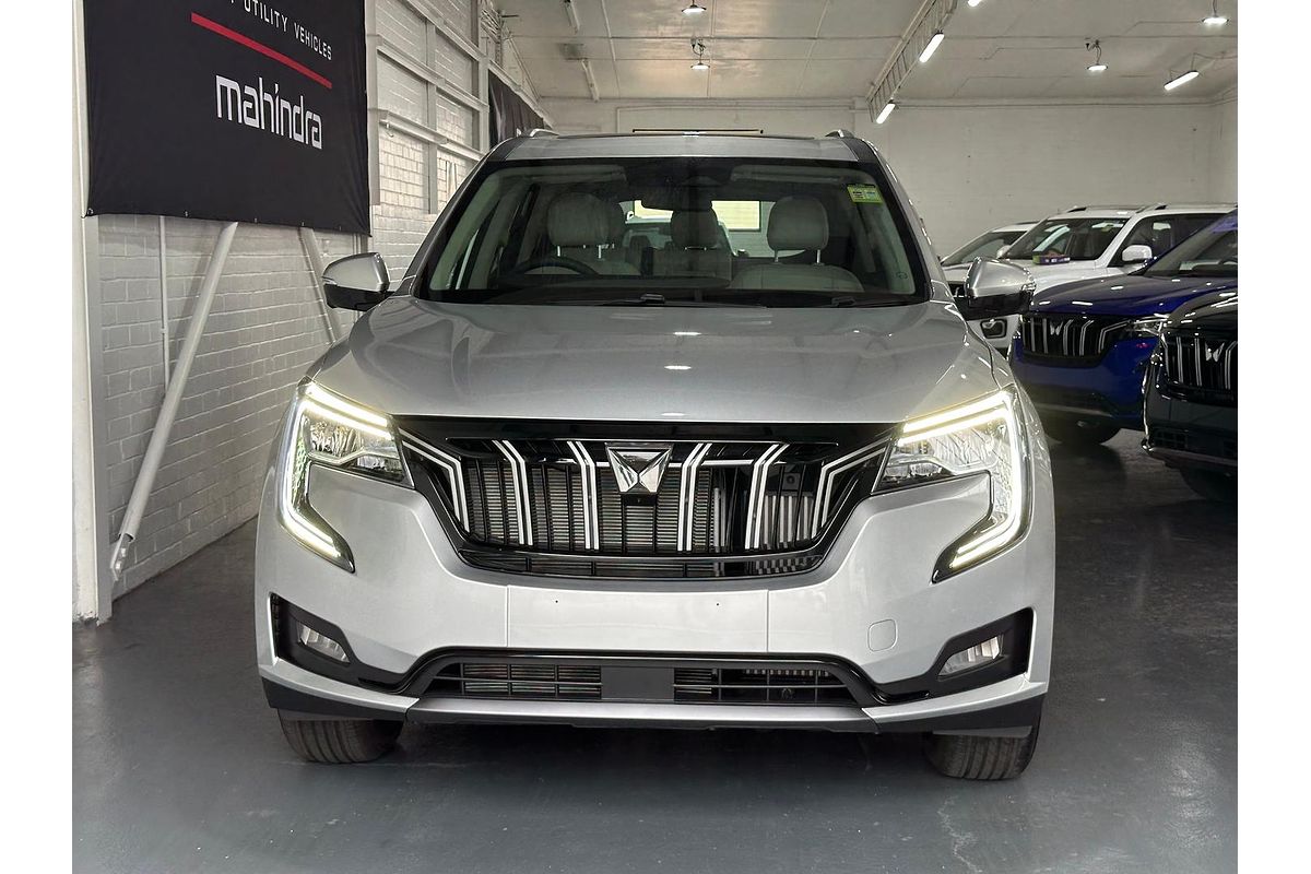 2025 Mahindra XUV700 AX7L