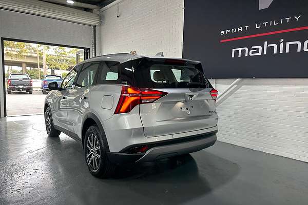 2025 Mahindra XUV700 AX7L