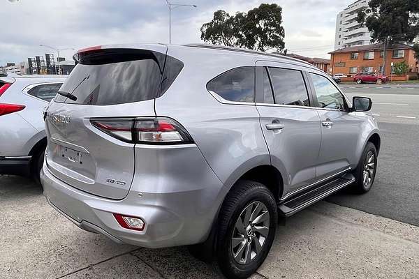 2023 Isuzu MU-X LS-U