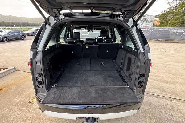 2021 Land Rover Discovery D300 R-Dynamic S Series 5