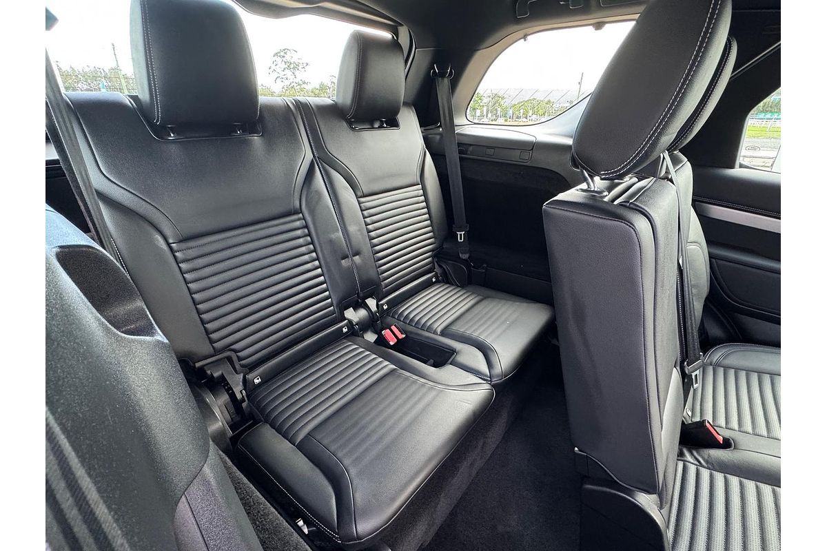 2021 Land Rover Discovery D300 R-Dynamic S Series 5
