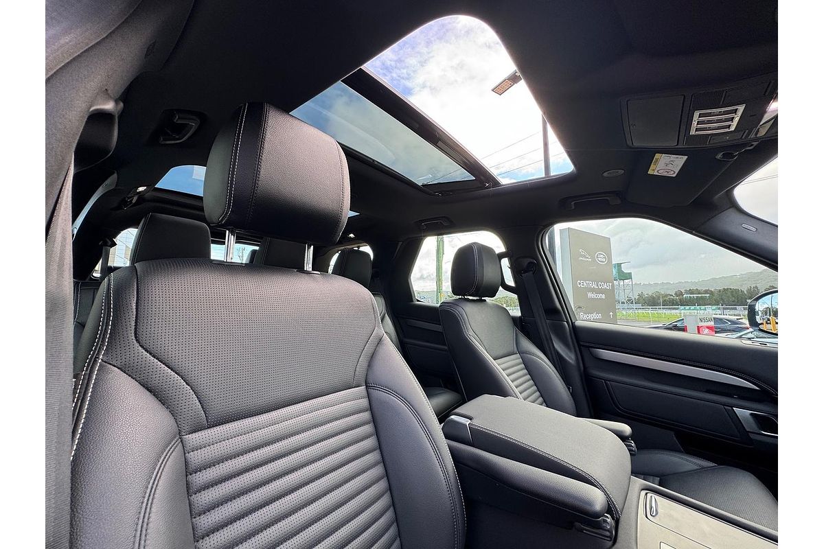 2021 Land Rover Discovery D300 R-Dynamic S Series 5