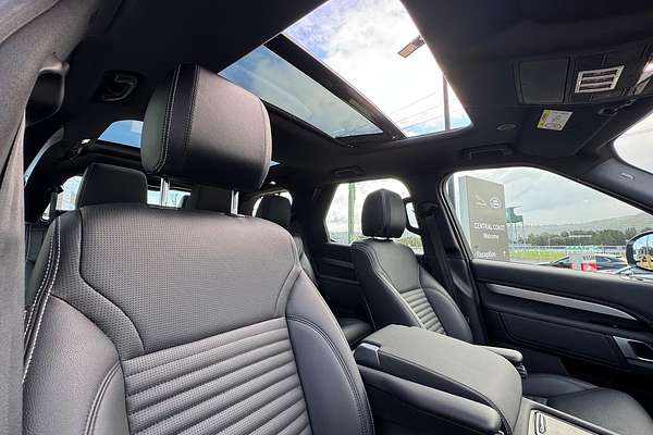 2021 Land Rover Discovery D300 R-Dynamic S Series 5