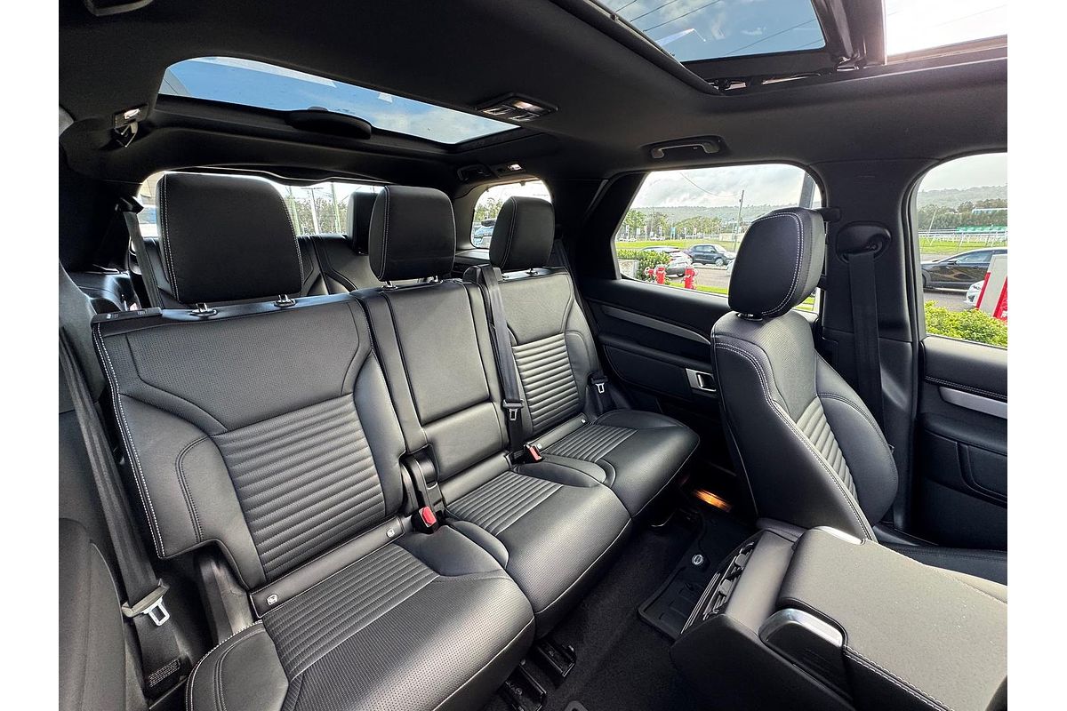 2021 Land Rover Discovery D300 R-Dynamic S Series 5